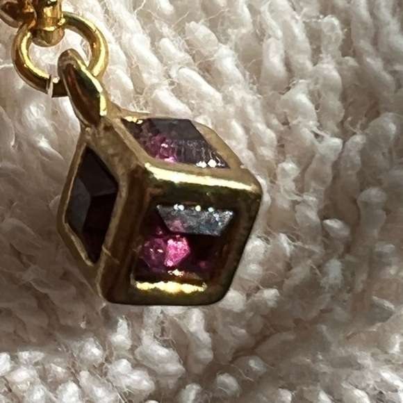 MC dangle earrings with purple cube crystals - Picture 4 of 5